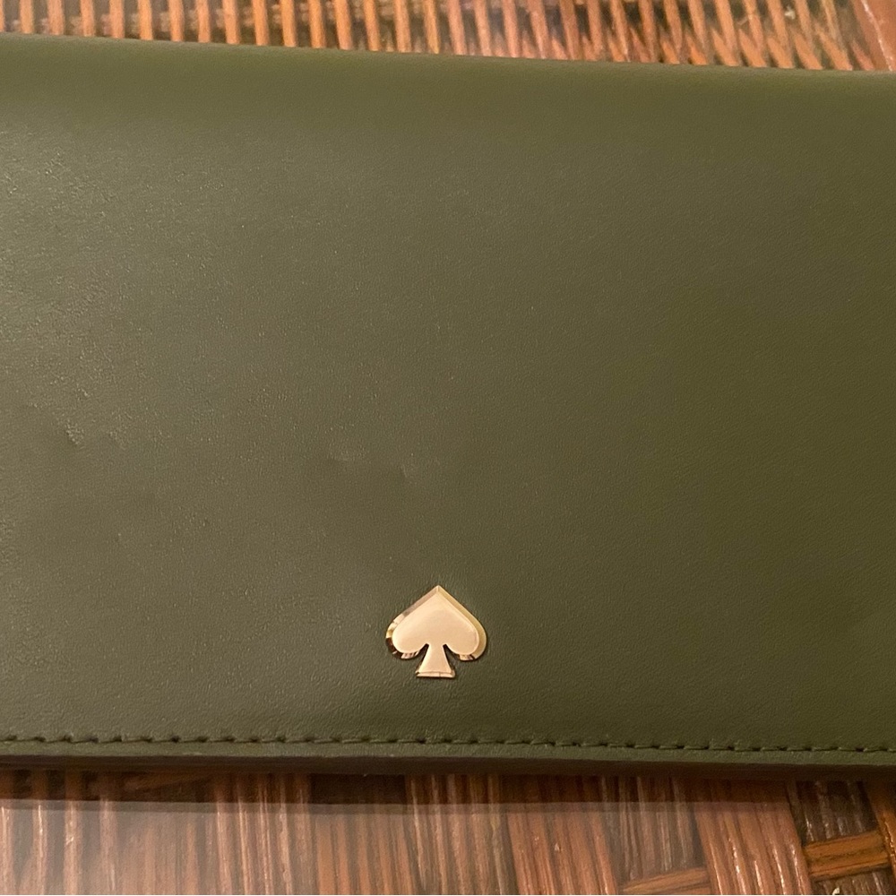 Kate Spade Wallet - Picture 2 of 8